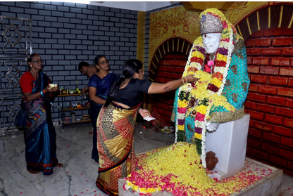 Flower decorations for Samadhi day